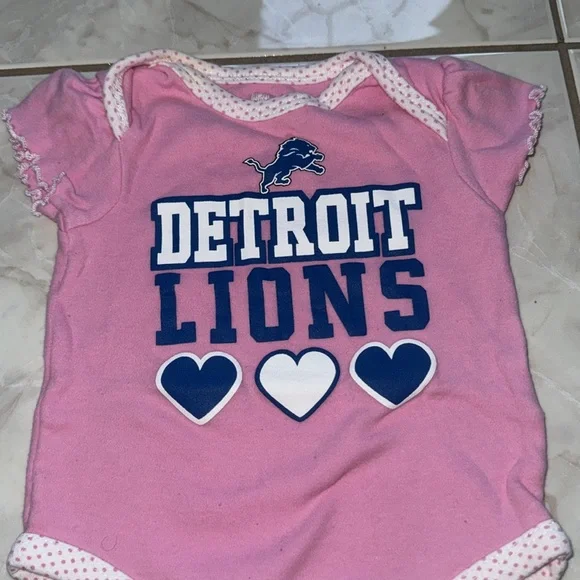 EUC! 3 Pack Bundle! Detroit Lions Onsie- Size 0-3 months & 3-6 months - Picture 3 of 11